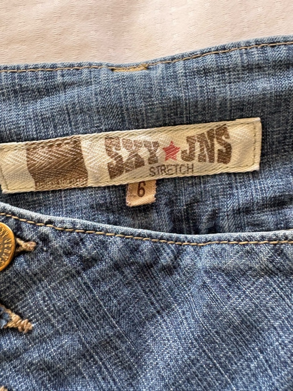 Low Rise Y2K Flared Jeans - Picture 3 of 4